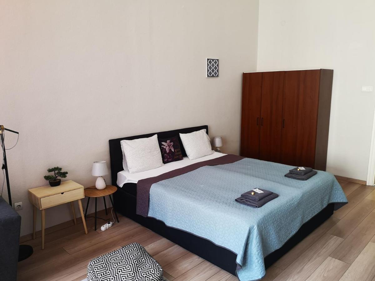 Palace - Belvarosi Apartman Eger Exteriör bild