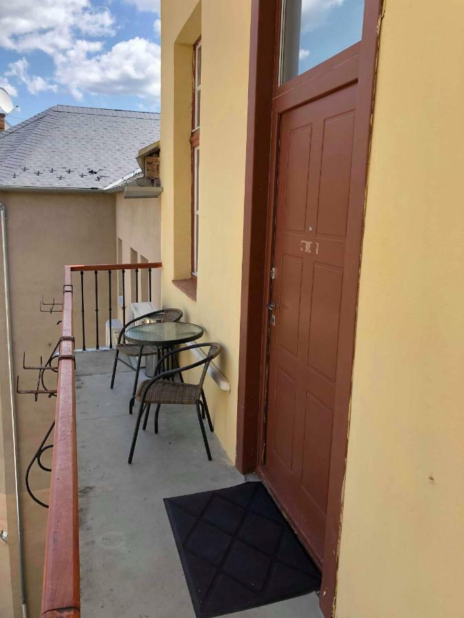 Palace - Belvarosi Apartman Eger Exteriör bild